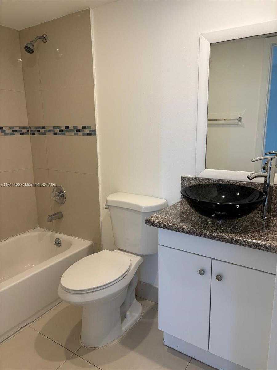 Small Image of 6045 NORTH WEST 186TH ST #325, Hialeah Number 11