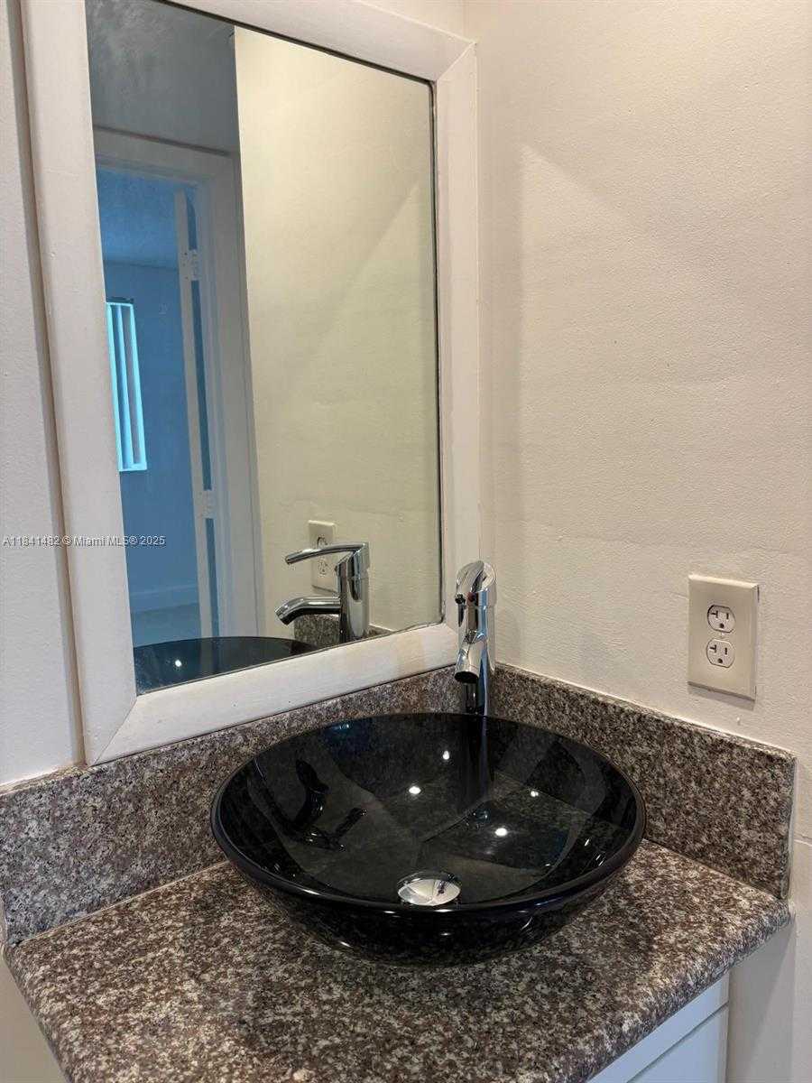 Small Image of 6045 NORTH WEST 186TH ST #325, Hialeah Number 12