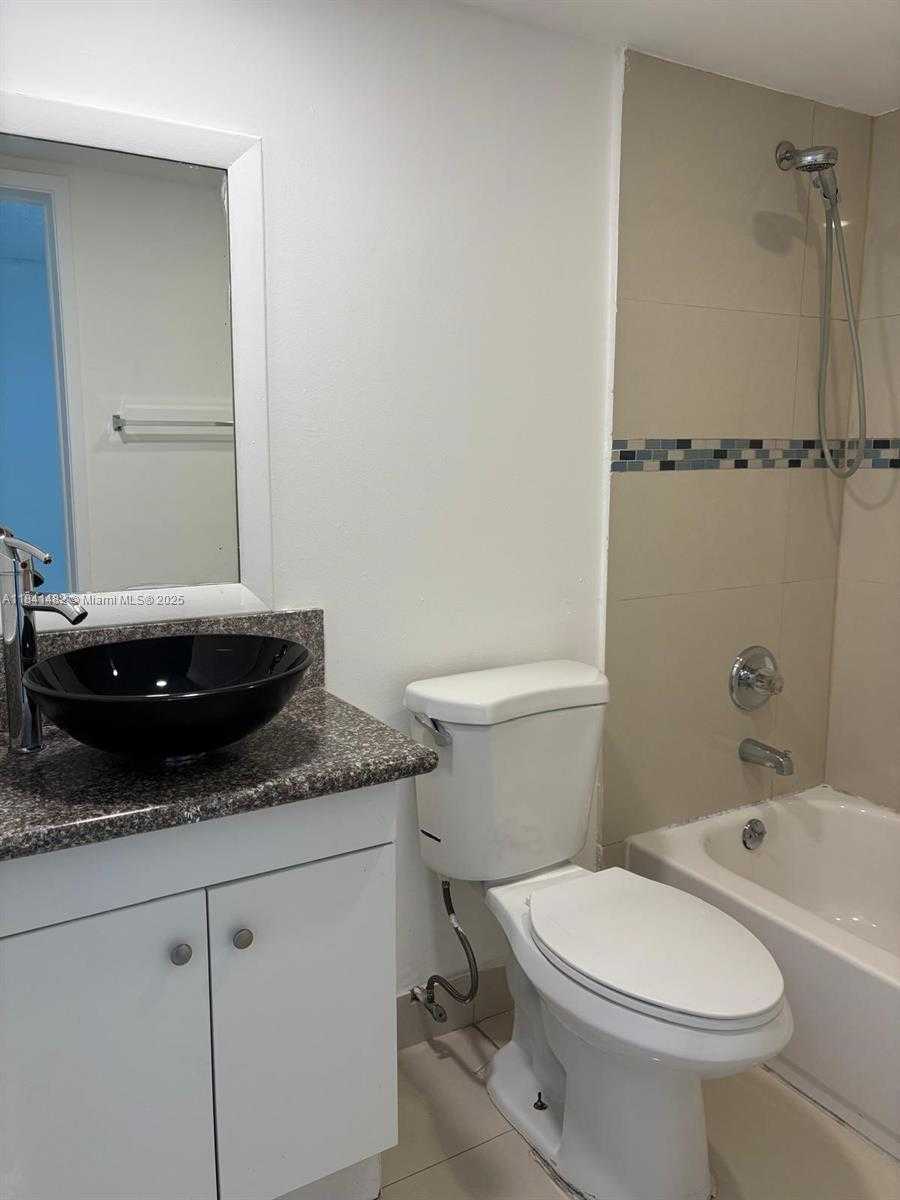 Small Image of 6045 NORTH WEST 186TH ST #325, Hialeah Number 8