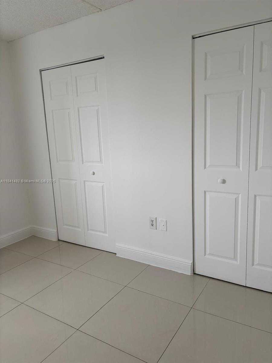 Small Image of 6045 NORTH WEST 186TH ST #325, Hialeah Number 9