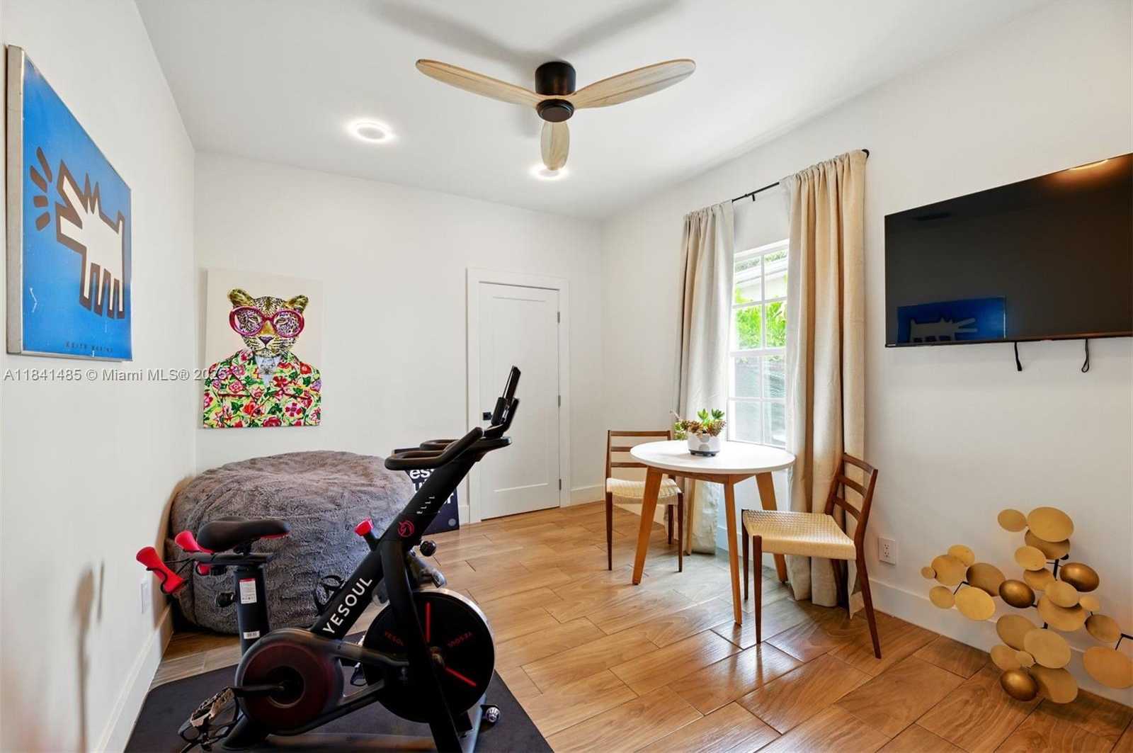 Small Image of 1363 BIARRITZ DR, Miami Beach Number 20