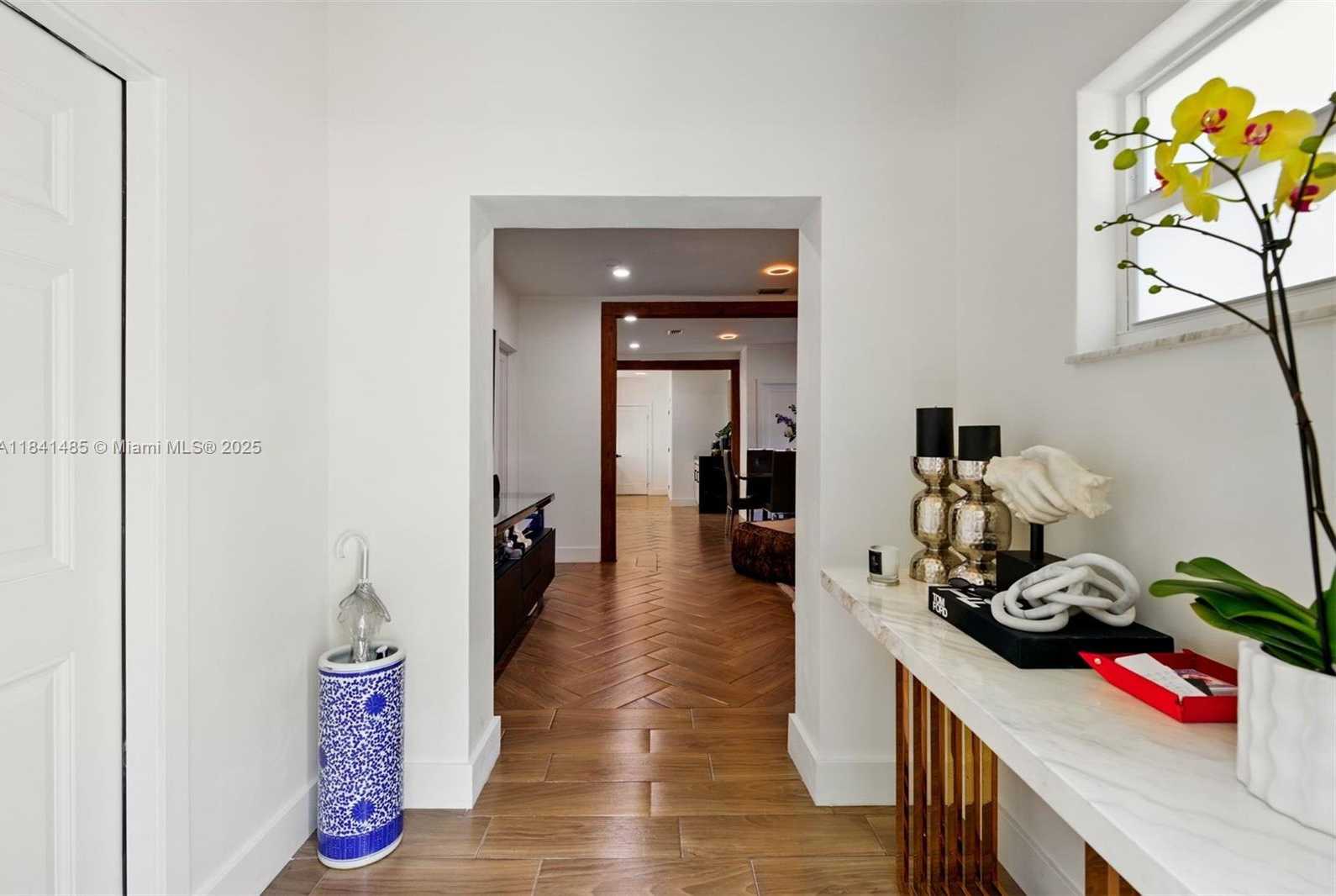 Small Image of 1363 BIARRITZ DR, Miami Beach Number 21