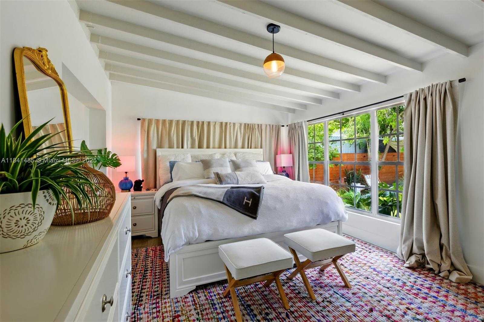 Small Image of 1363 BIARRITZ DR, Miami Beach Number 28