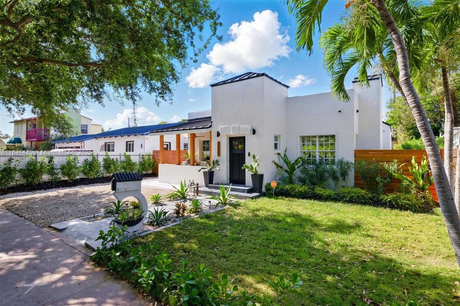 Small Image of 1363 BIARRITZ DR, Miami Beach Number 3