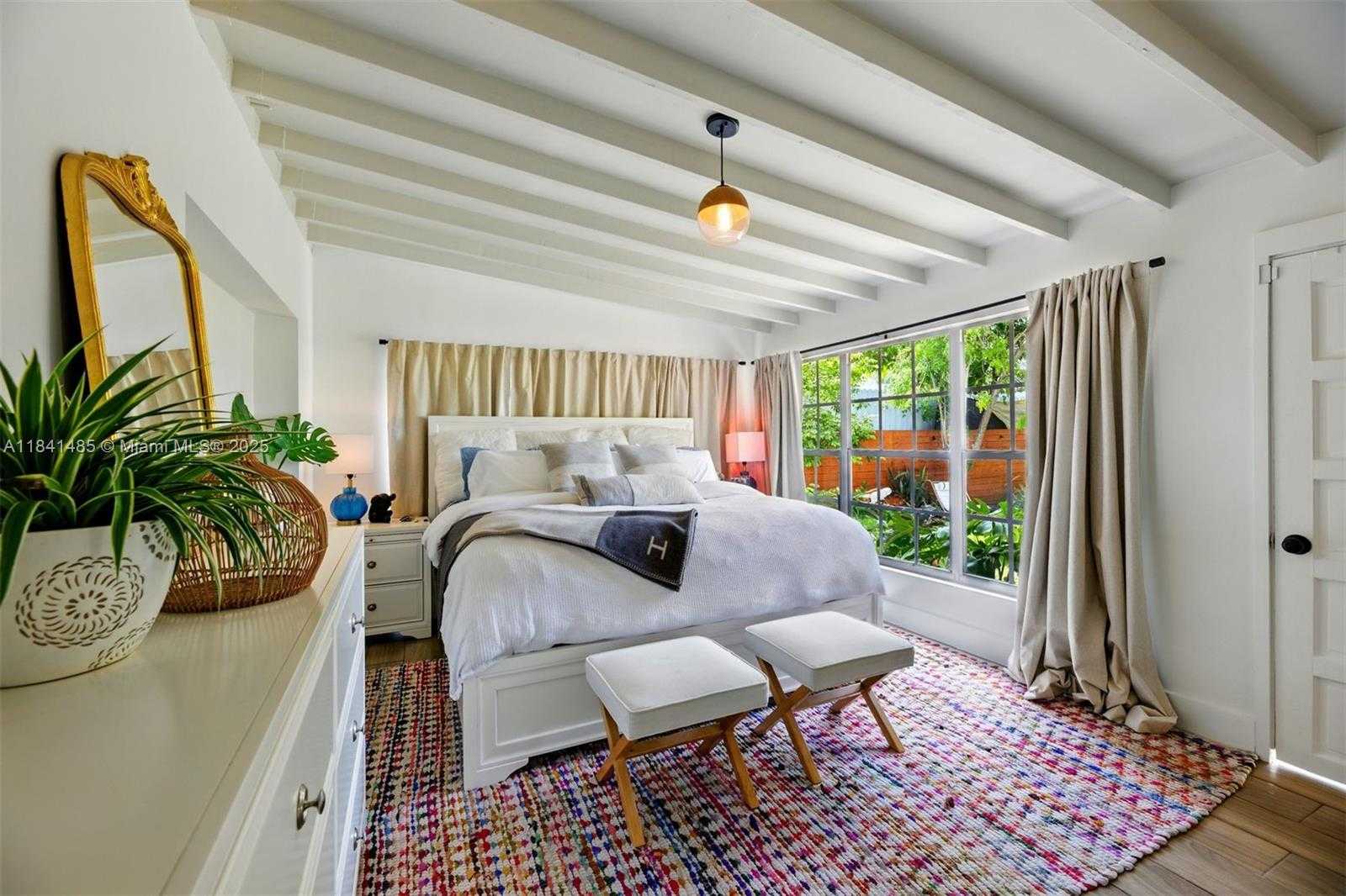 Small Image of 1363 BIARRITZ DR, Miami Beach Number 30