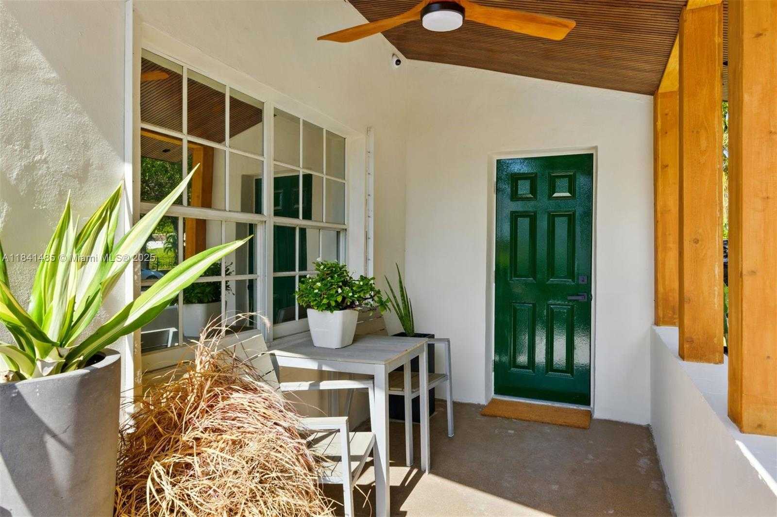 Small Image of 1363 BIARRITZ DR, Miami Beach Number 4