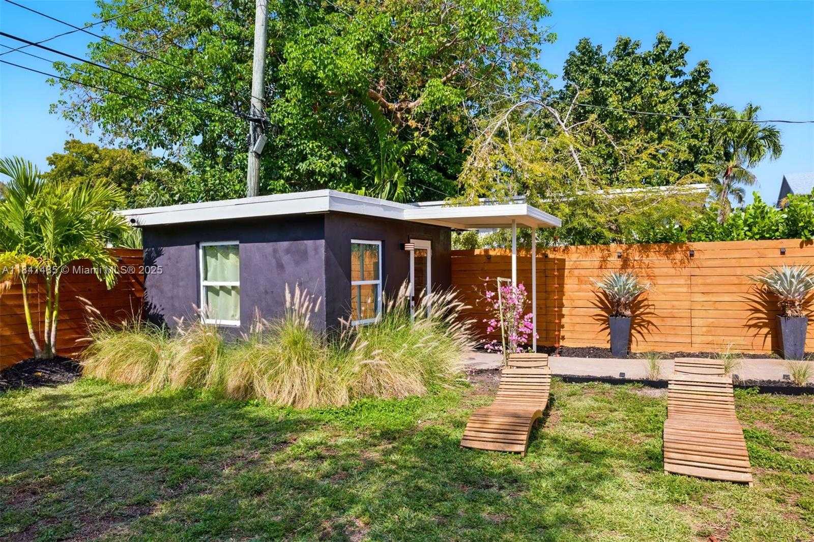 Small Image of 1363 BIARRITZ DR, Miami Beach Number 40