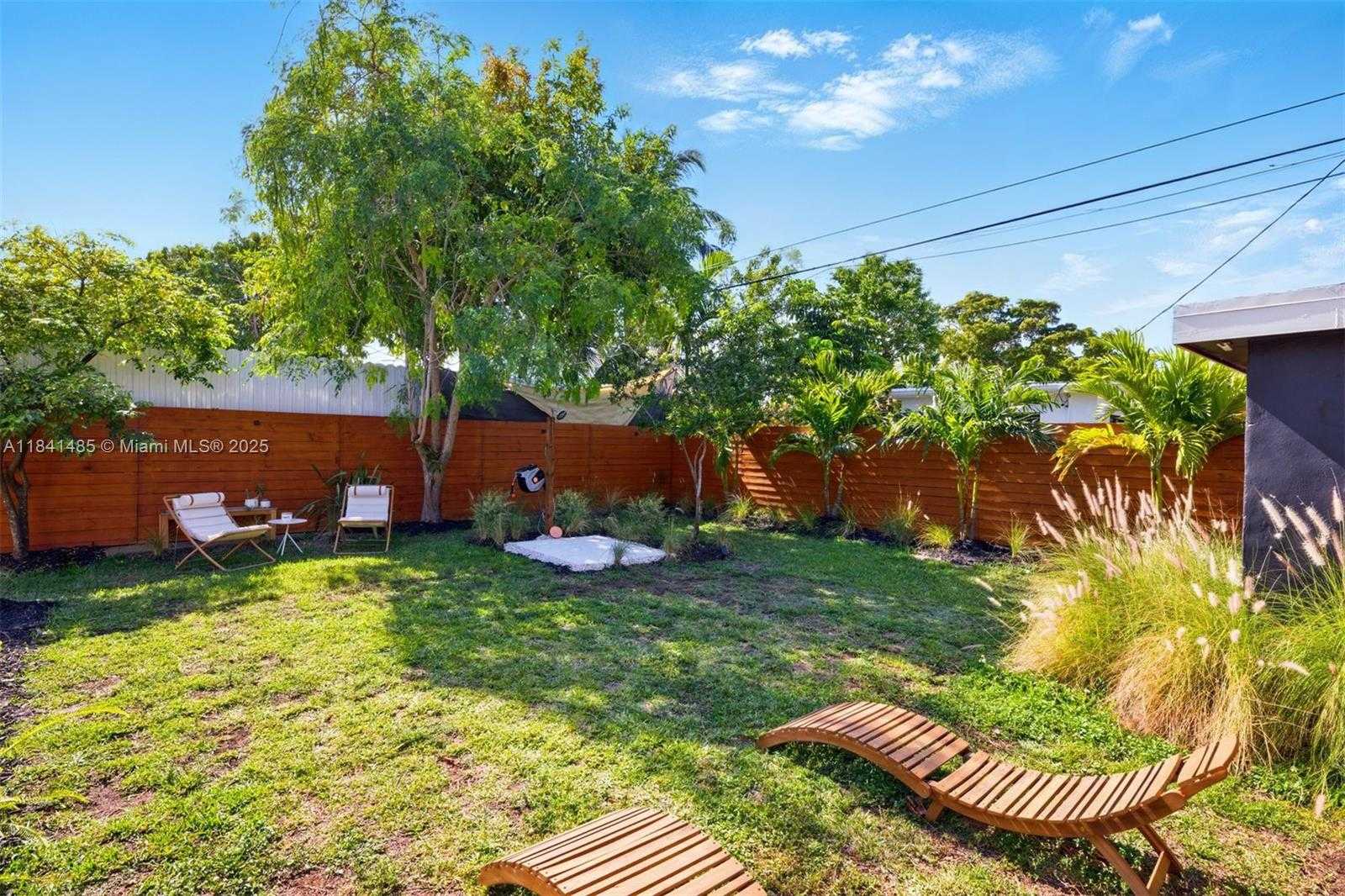 Small Image of 1363 BIARRITZ DR, Miami Beach Number 45