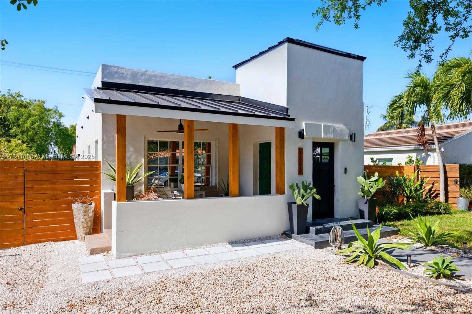 Small Image of 1363 BIARRITZ DR, Miami Beach Number 5