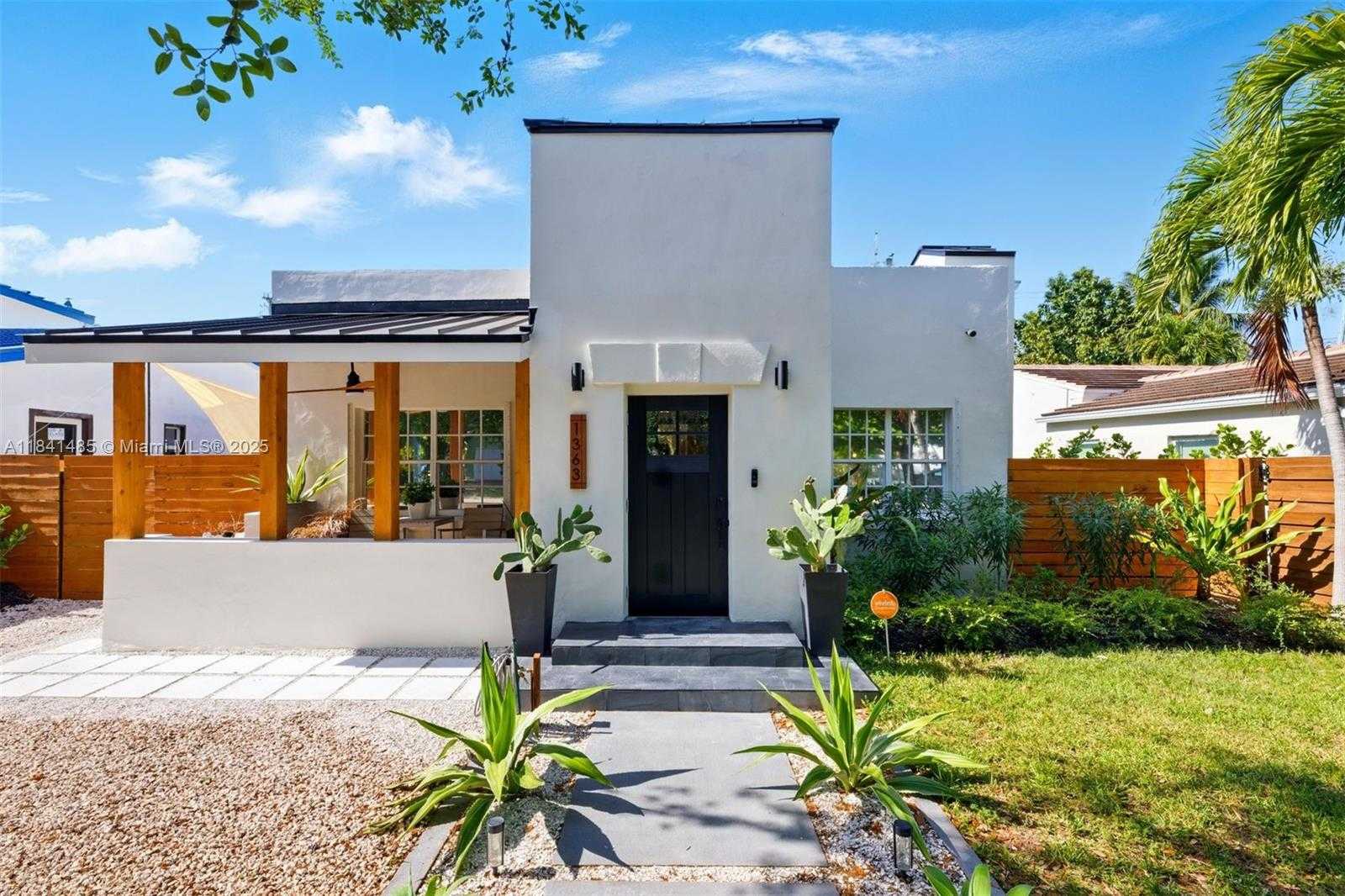 Small Image of 1363 BIARRITZ DR, Miami Beach Number 7