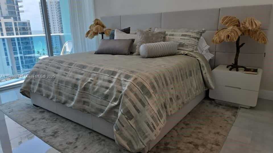 Small Image of 17550 COLLINS AVE #1405, Sunny Isles Beach Number 7