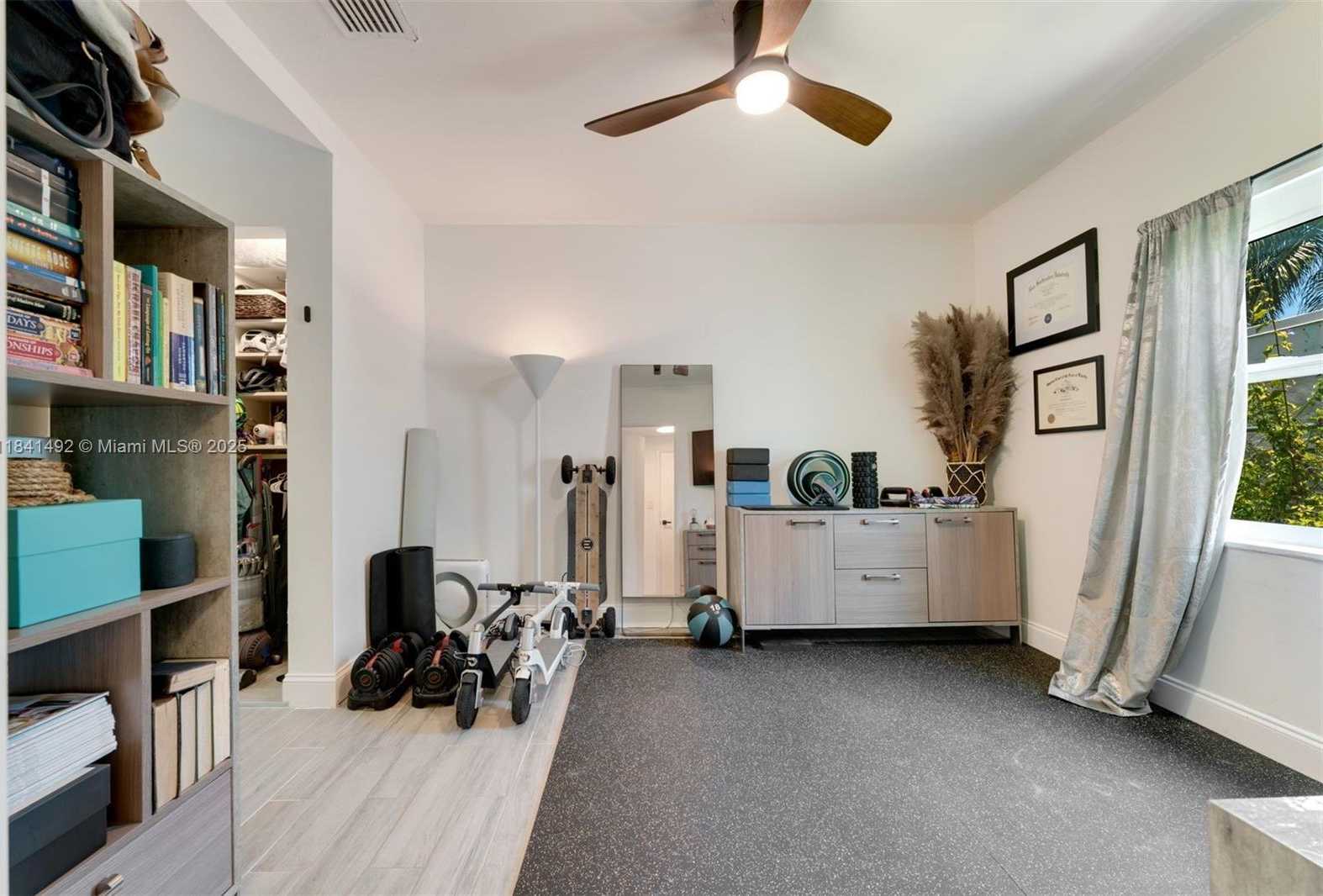 Small Image of 1355 BIARRITZ DR, Miami Beach Number 19