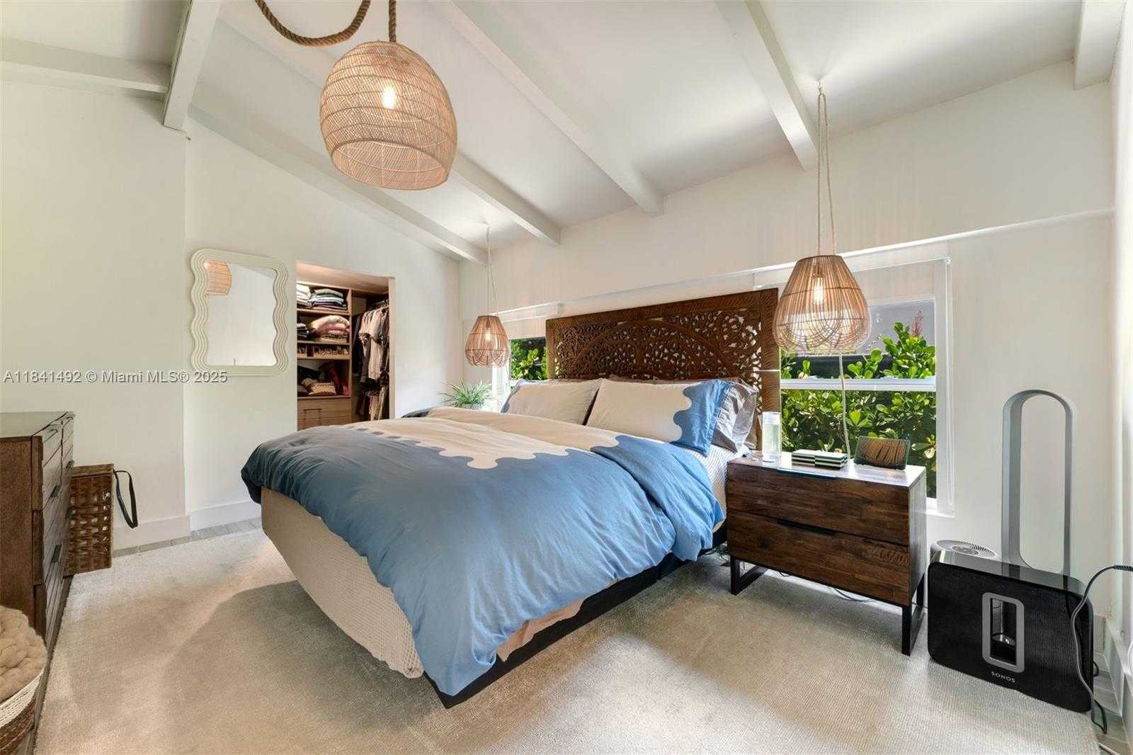 Small Image of 1355 BIARRITZ DR, Miami Beach Number 23