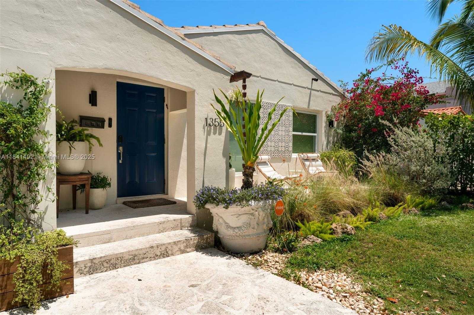Small Image of 1355 BIARRITZ DR, Miami Beach Number 3