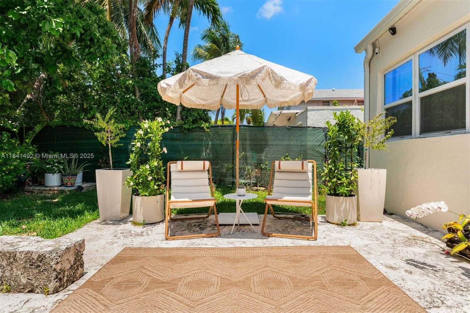 Small Image of 1355 BIARRITZ DR, Miami Beach Number 41