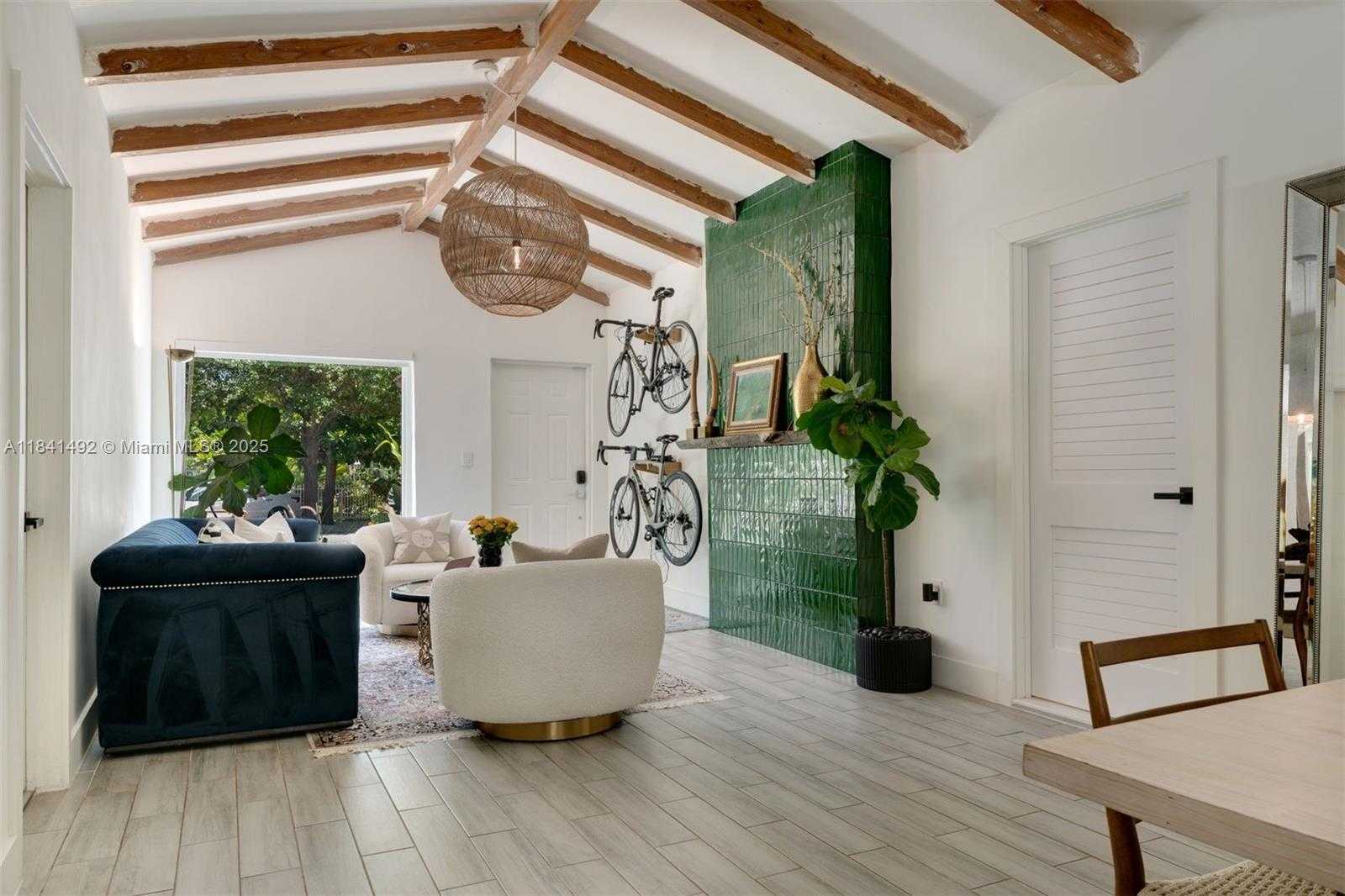 Small Image of 1355 BIARRITZ DR, Miami Beach Number 6