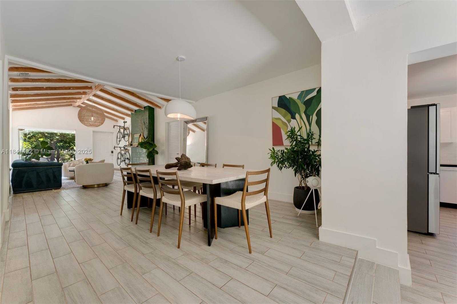 Small Image of 1355 BIARRITZ DR, Miami Beach Number 8