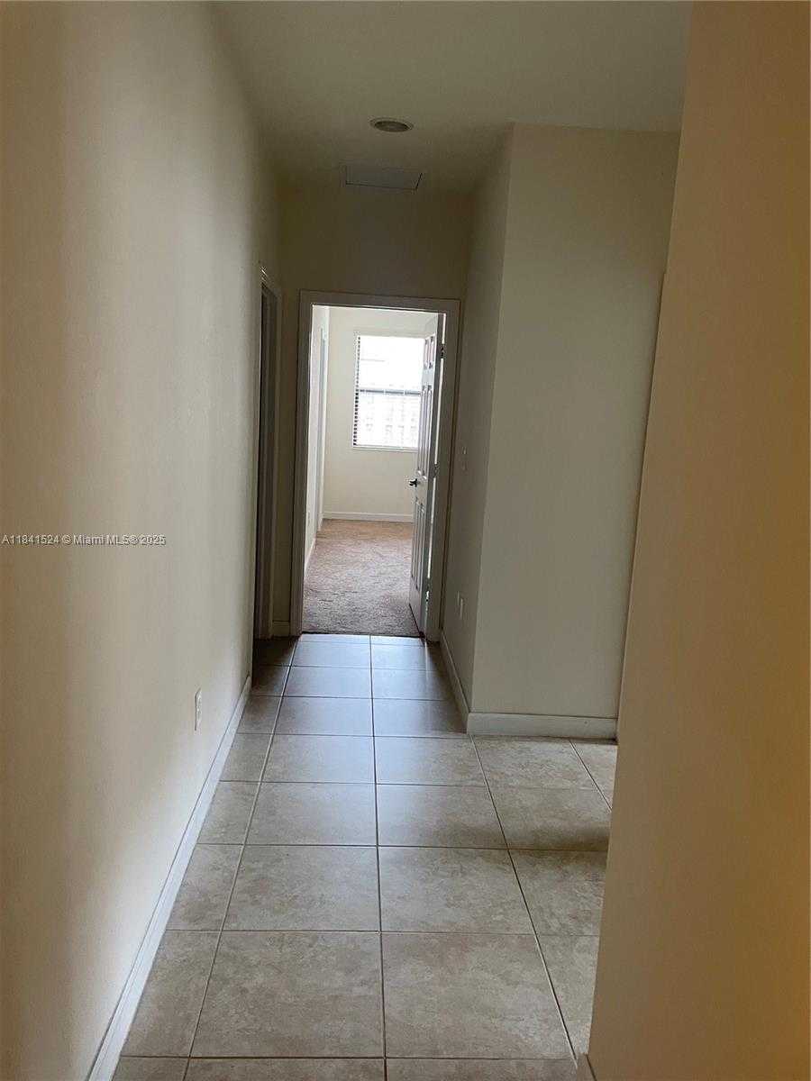 Small Image of Miami Number 12