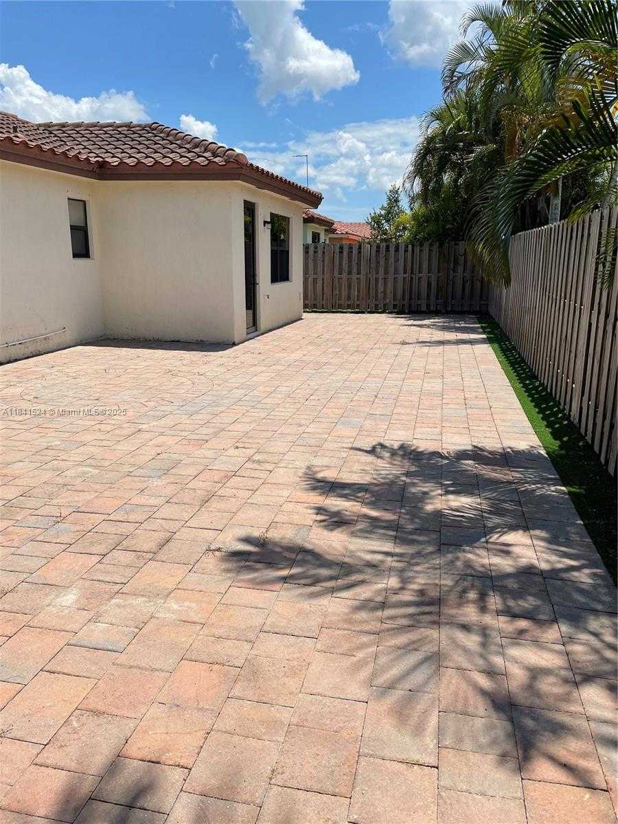 Small Image of Miami Number 24