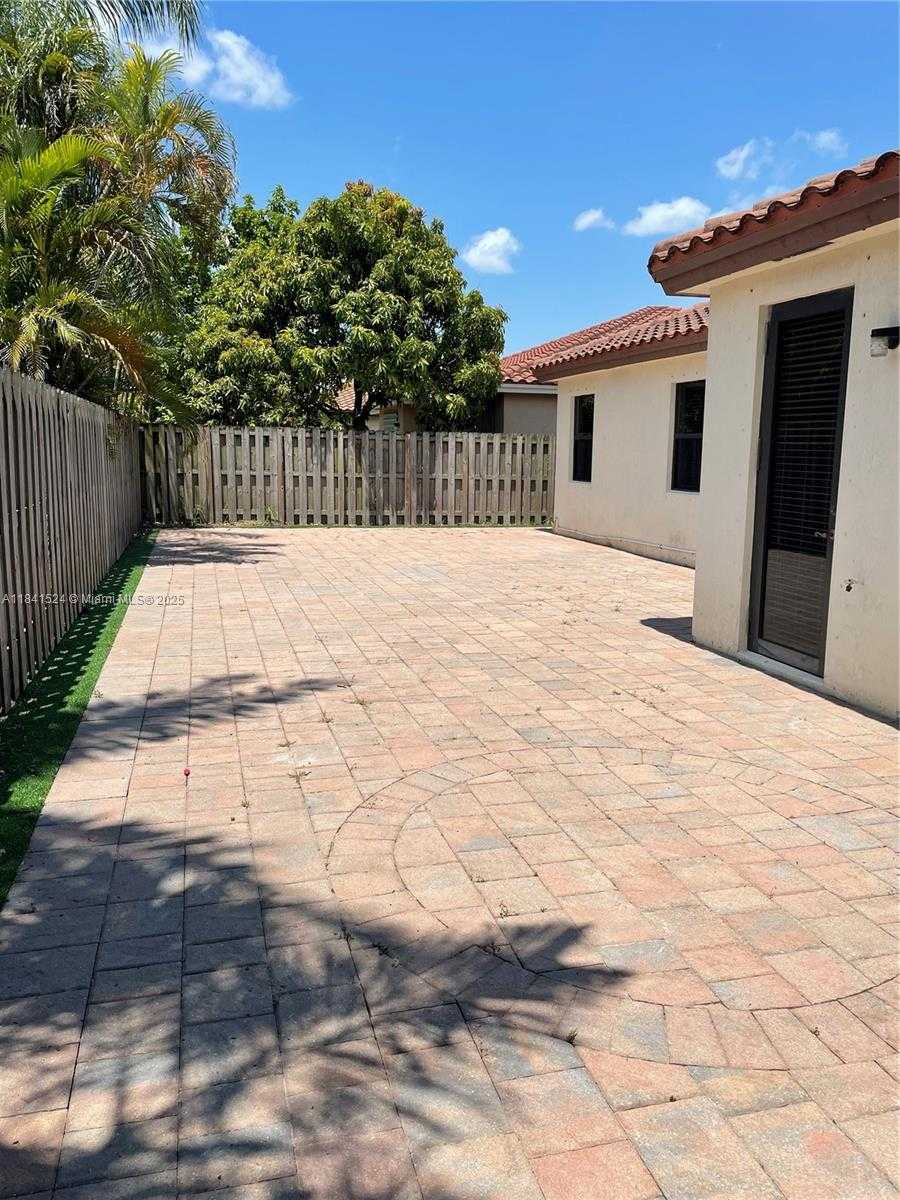 Small Image of Miami Number 25