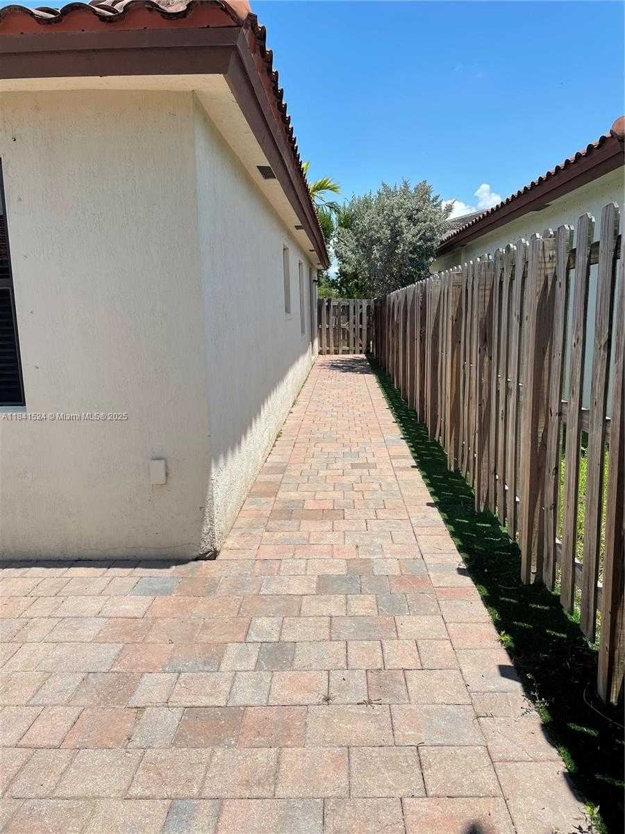 Small Image of Miami Number 26