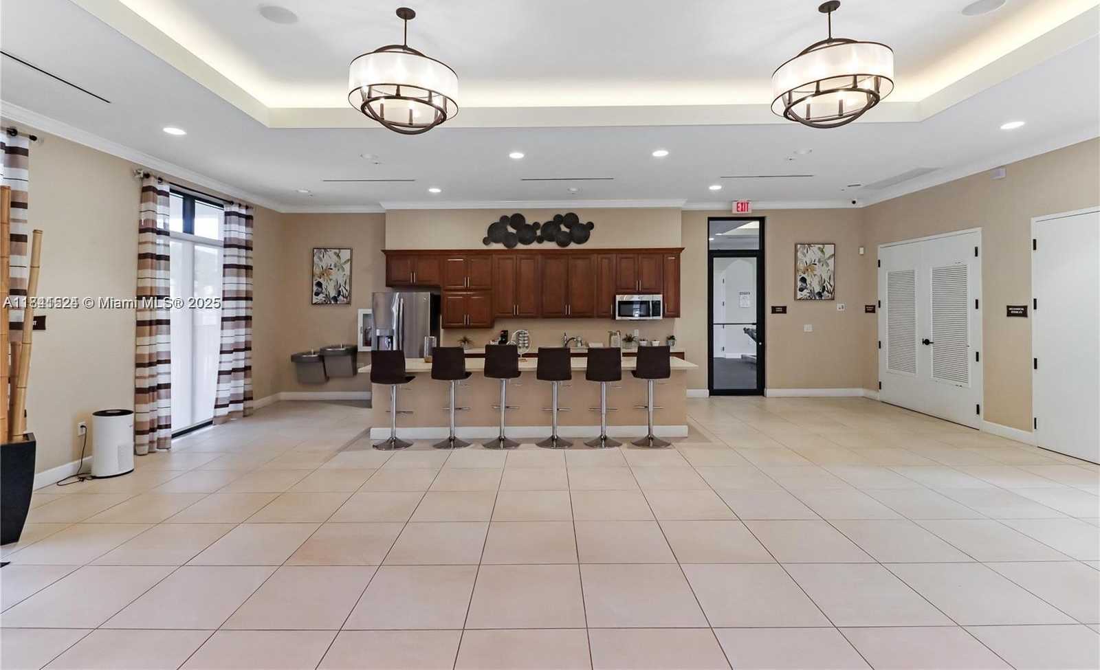 Small Image of Miami Number 30