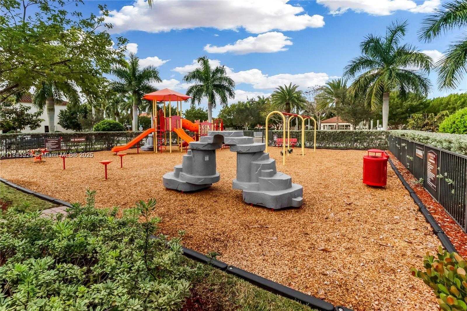 Small Image of Miami Number 33