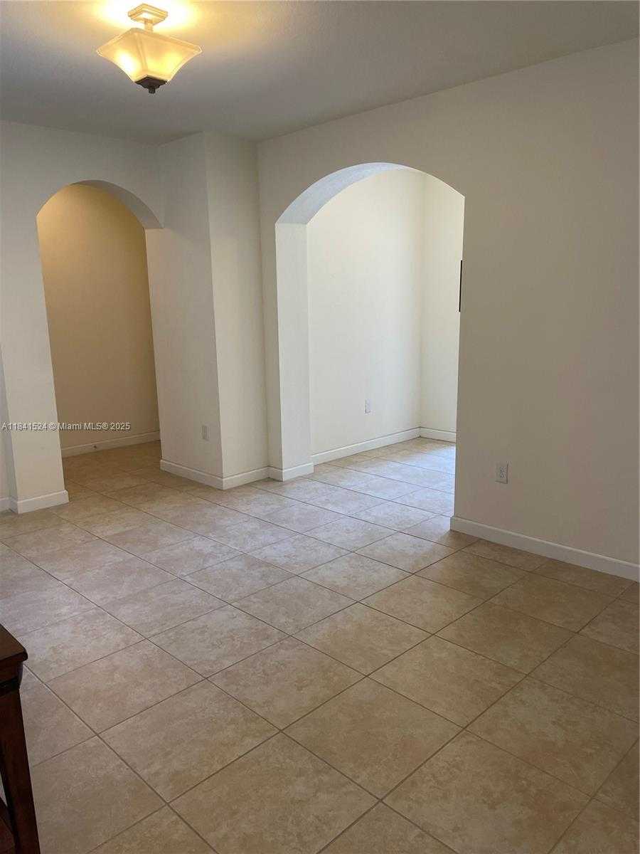 Small Image of Miami Number 5