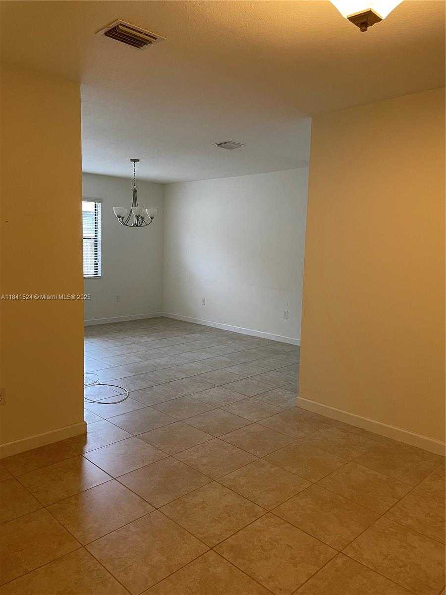 Small Image of Miami Number 6