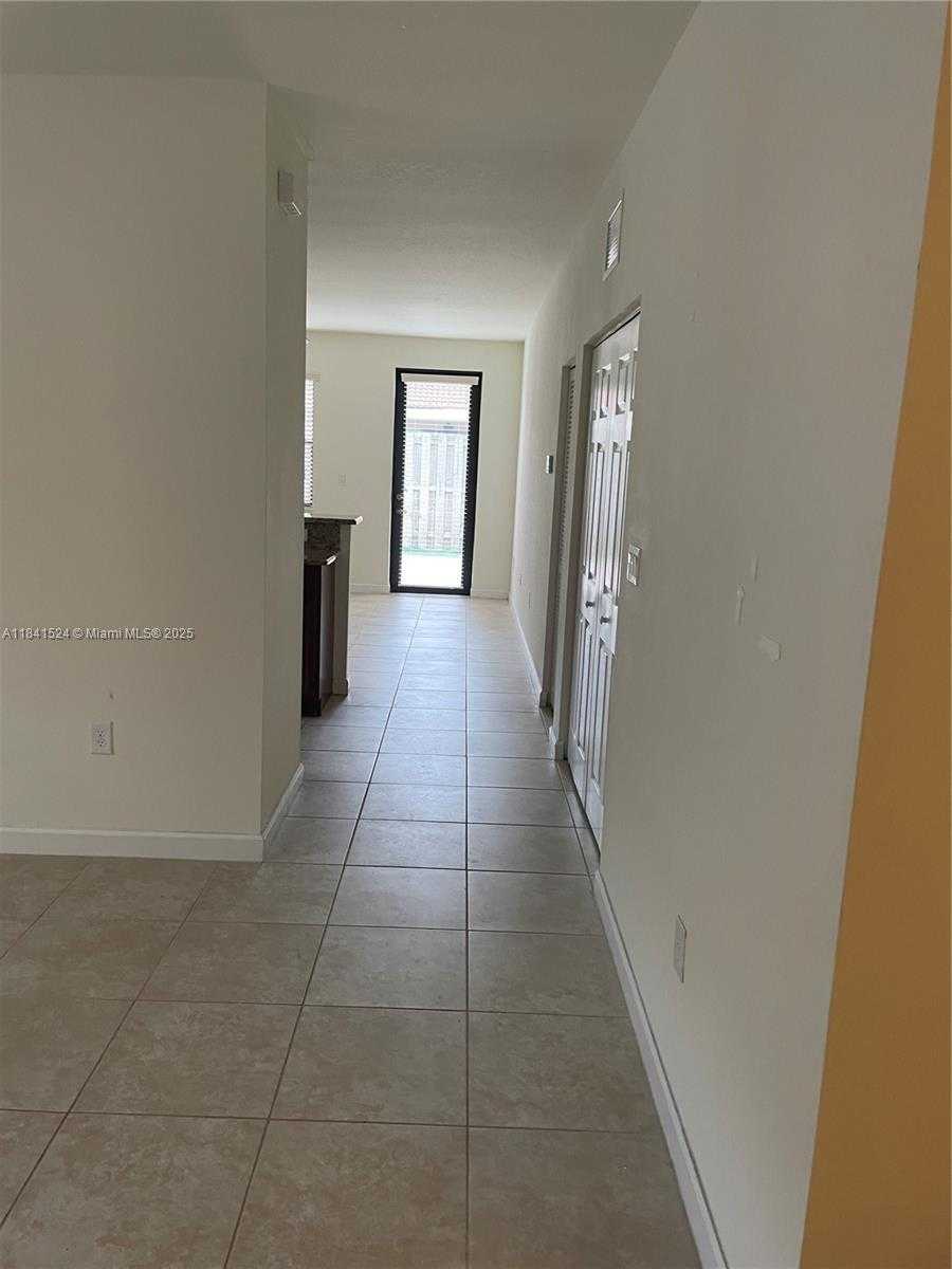 Small Image of Miami Number 7