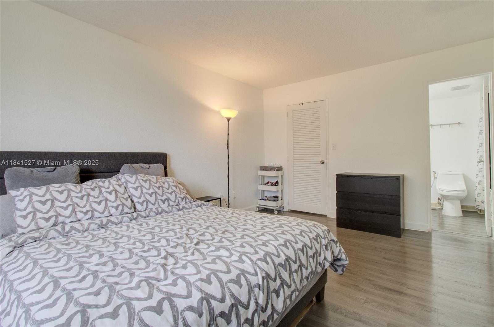 Small Image of 4610 NORTH WEST 79TH AVE #2D, Doral Number 13