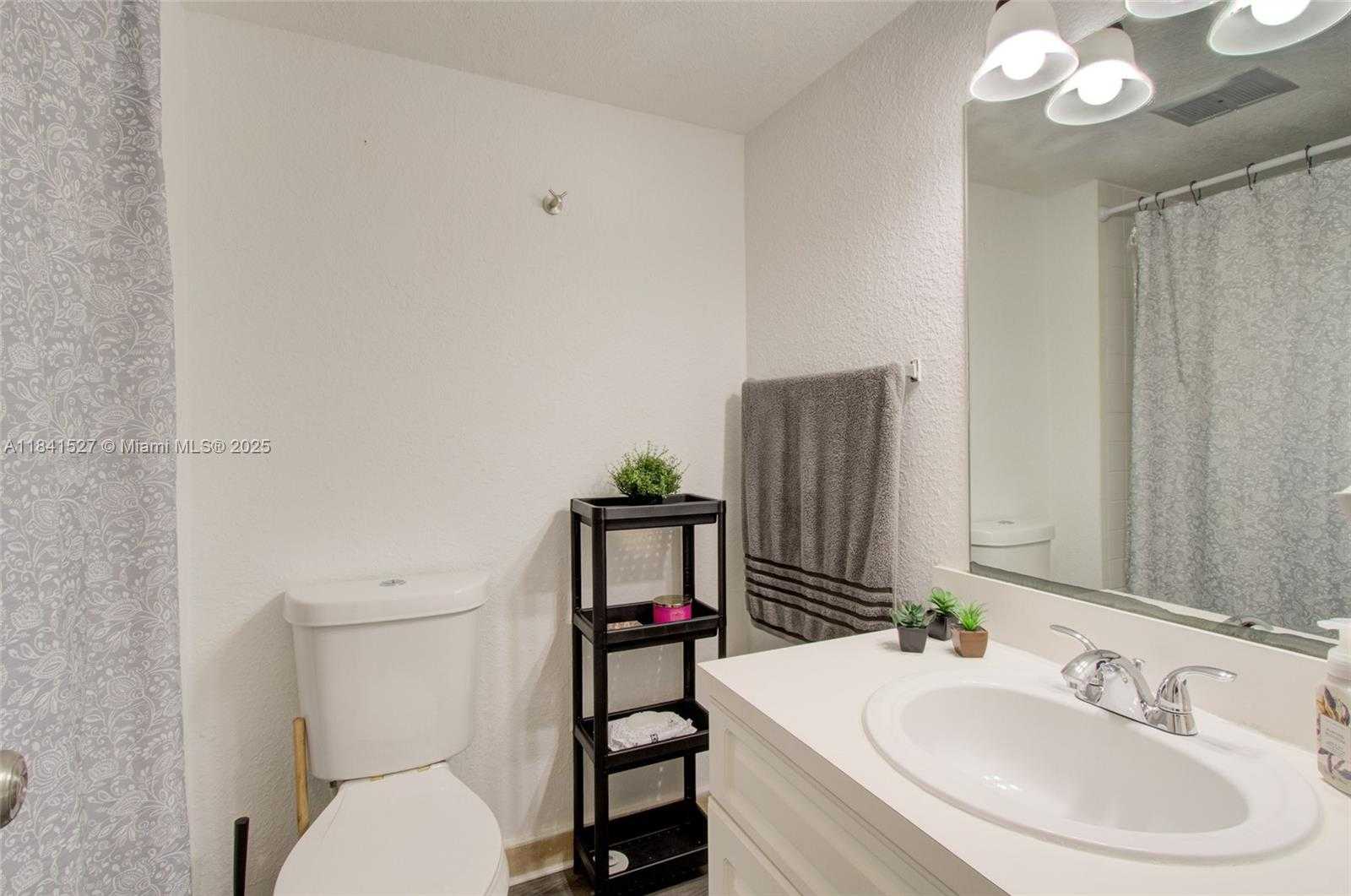 Small Image of 4610 NORTH WEST 79TH AVE #2D, Doral Number 20
