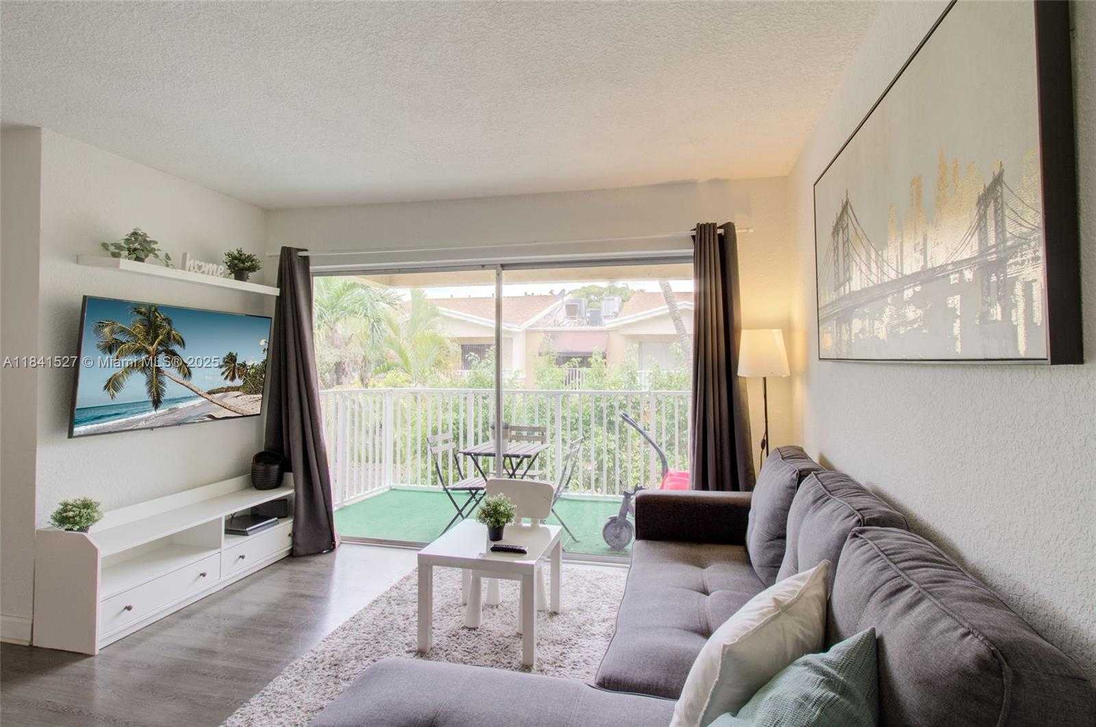 Small Image of 4610 NORTH WEST 79TH AVE #2D, Doral Number 5