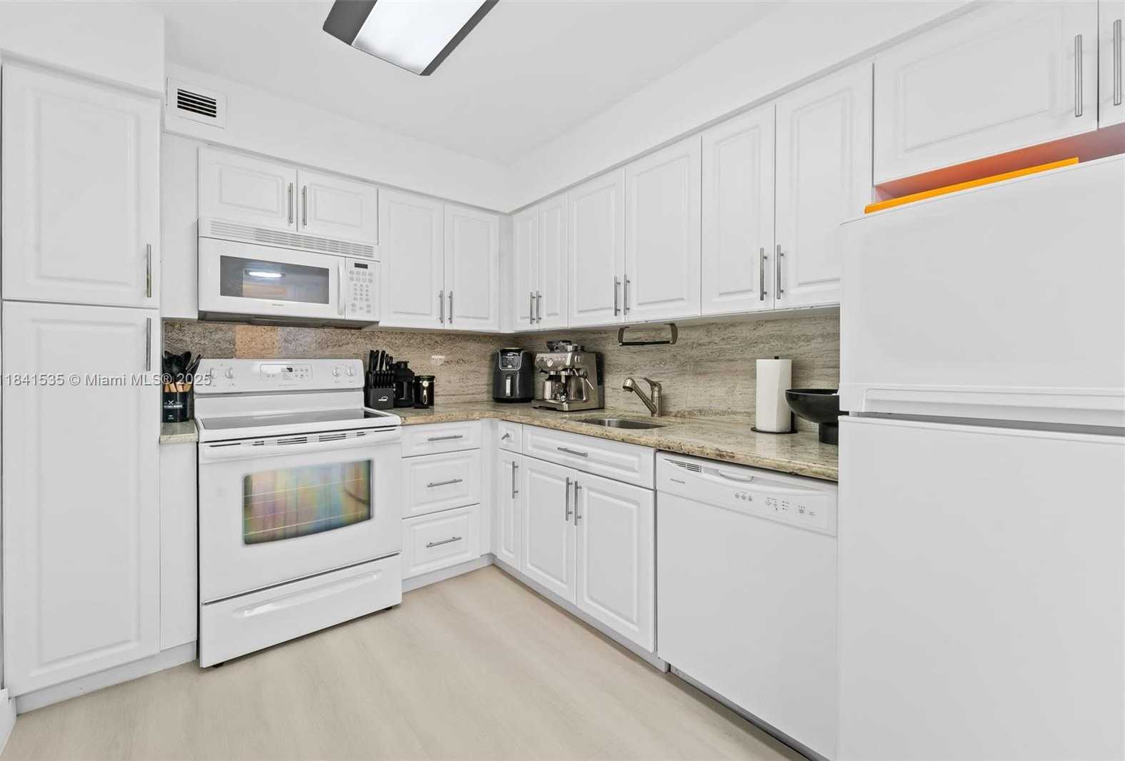 Small Image of 5 ISLAND AVE #16E, Miami Beach Number 14