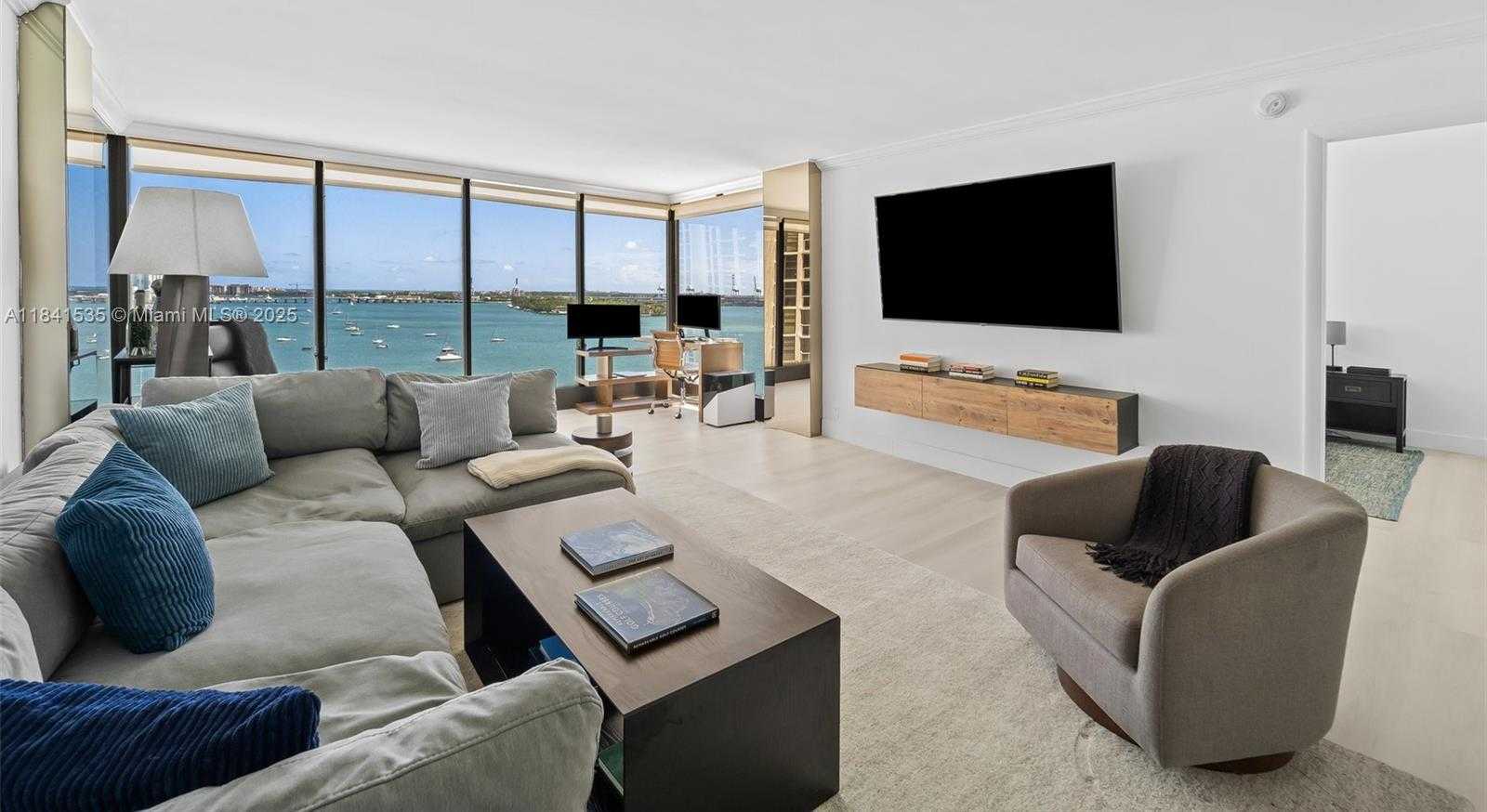 Small Image of 5 ISLAND AVE #16E, Miami Beach Number 2