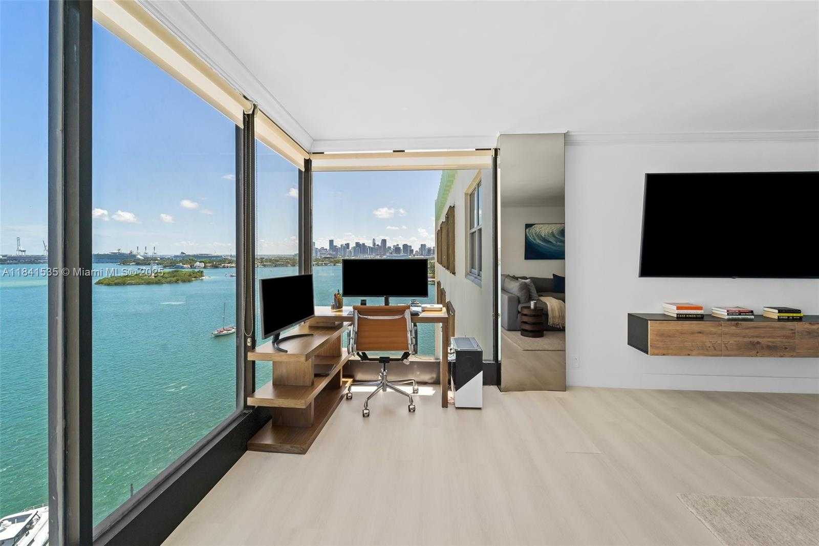 Small Image of 5 ISLAND AVE #16E, Miami Beach Number 3