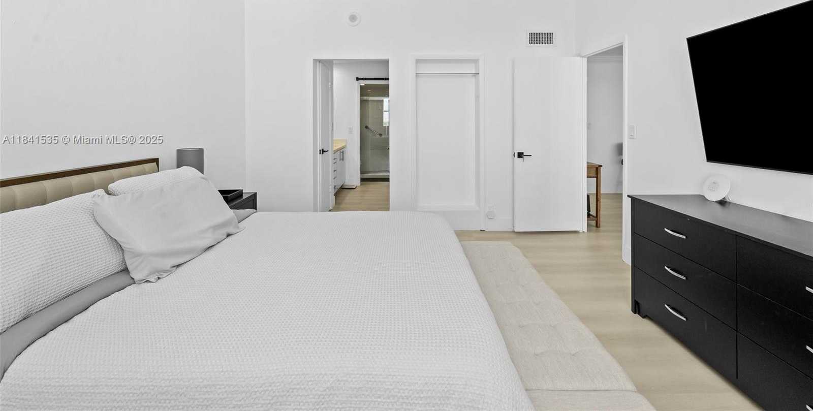 Small Image of 5 ISLAND AVE #16E, Miami Beach Number 9