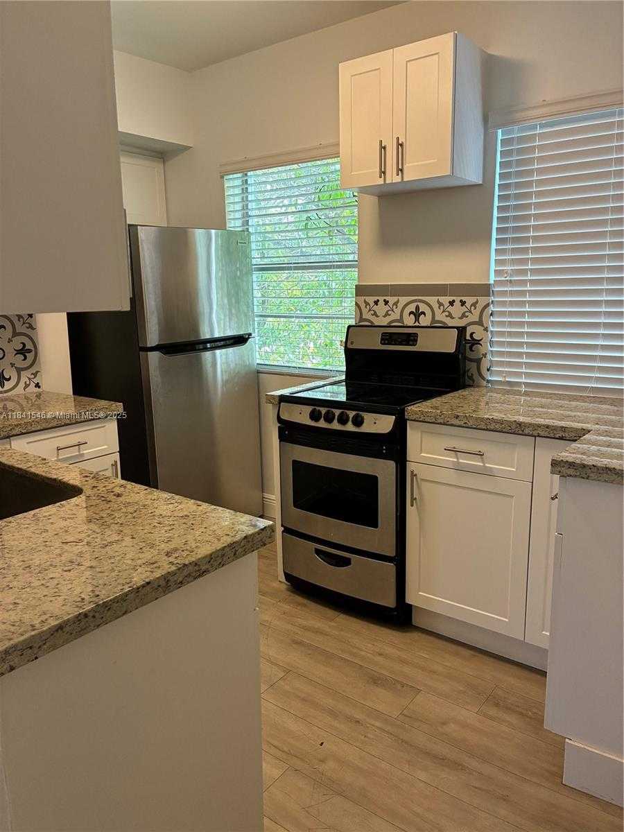 Small Image of 1776 SOUTH WEST 11TH ST, Miami Number 10