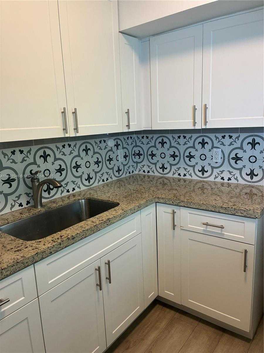 Small Image of 1776 SOUTH WEST 11TH ST, Miami Number 12