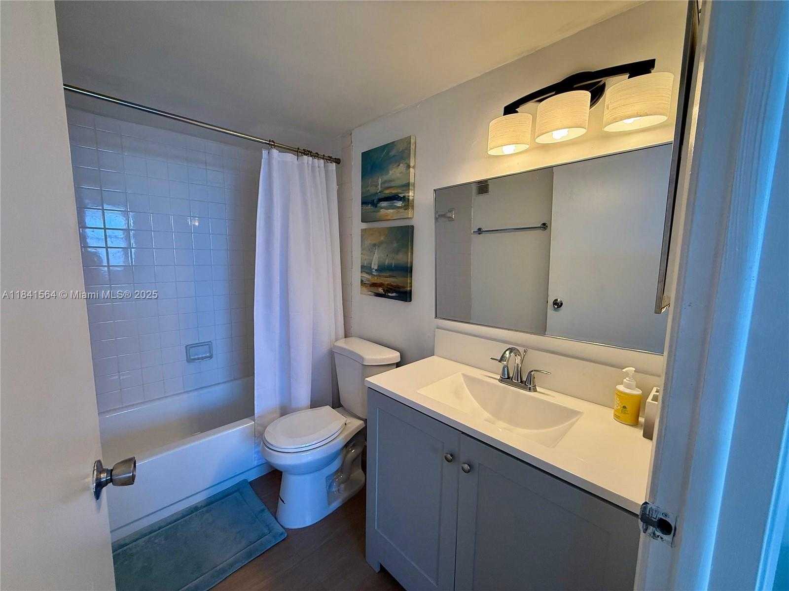 Small Image of 770 CLAUGHTON ISLAND DR #1104, Miami Number 11