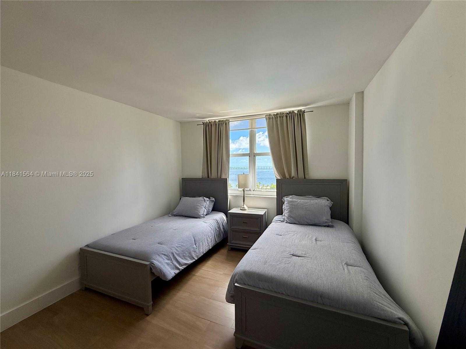 Small Image of 770 CLAUGHTON ISLAND DR #1104, Miami Number 12