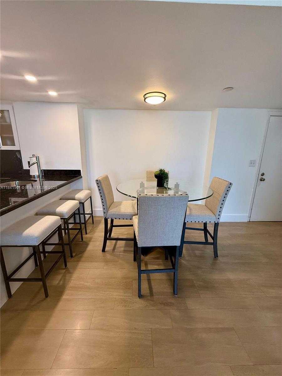 Small Image of 770 CLAUGHTON ISLAND DR #1104, Miami Number 5