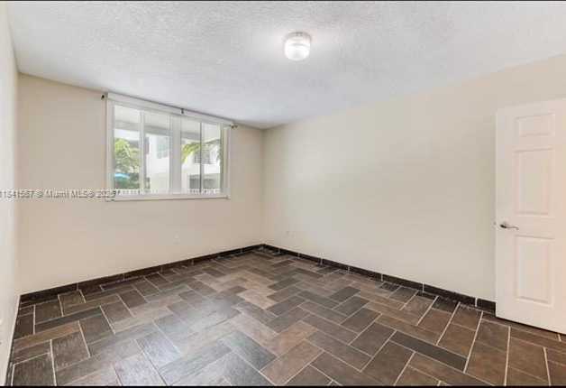 Small Image of 7800 COLLINS AVE #203, Miami Beach Number 14