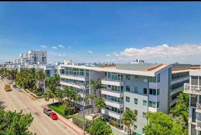 Small Image of 7800 COLLINS AVE #203, Miami Beach Number 2