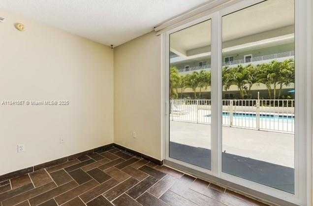 Small Image of 7800 COLLINS AVE #203, Miami Beach Number 9
