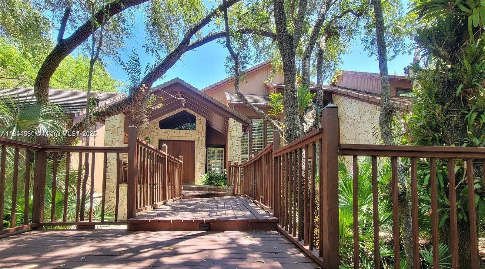 Small Image of 8120 SOUTH WEST 182ND ST, Palmetto Bay Number 68