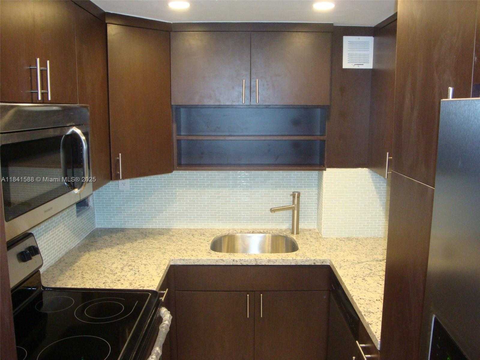 Small Image of 3301 NORTH EAST 5TH AVE #802, Miami Number 7