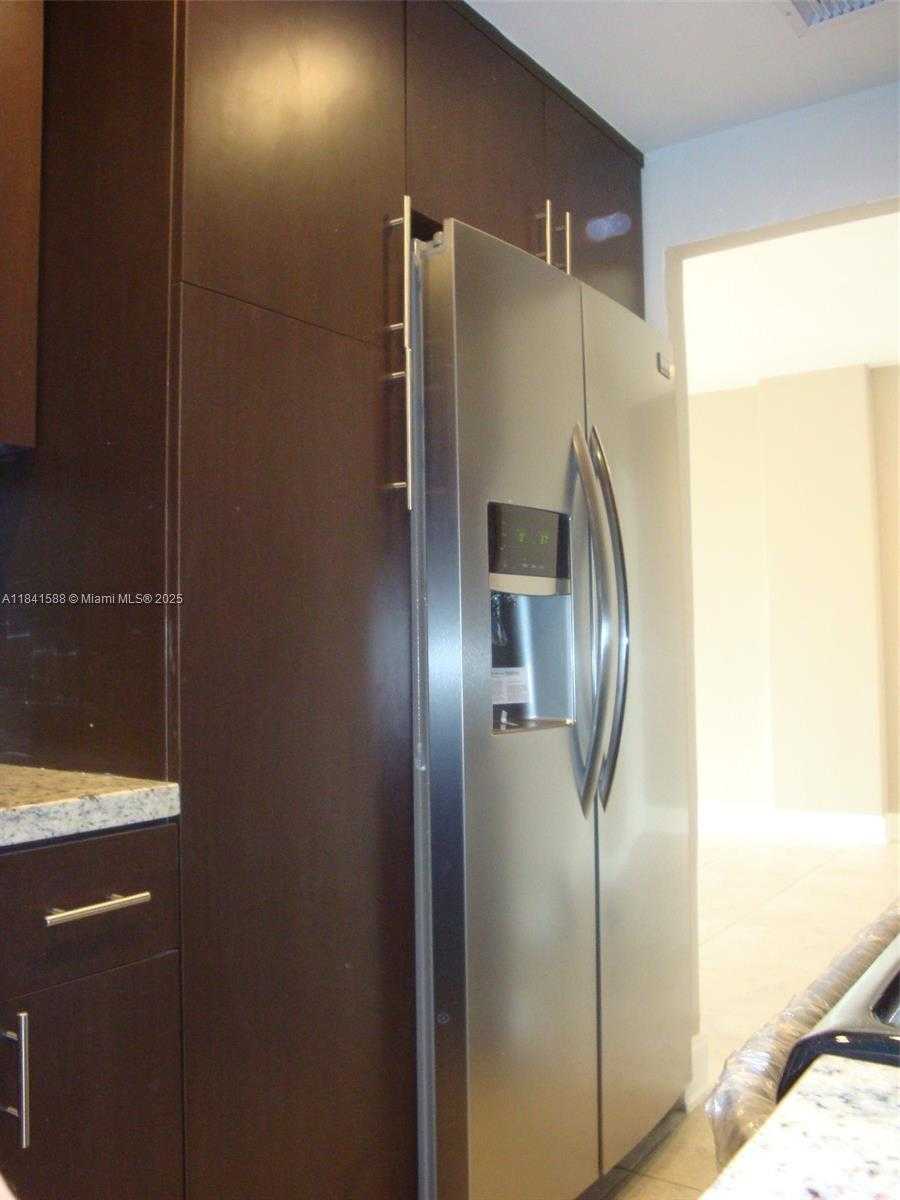 Small Image of 3301 NORTH EAST 5TH AVE #802, Miami Number 9