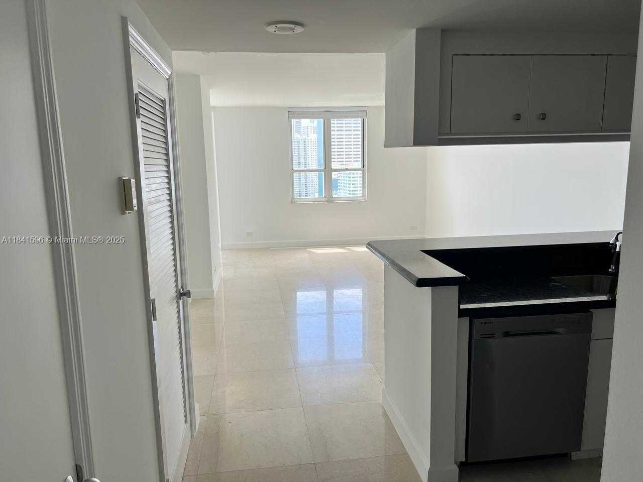Small Image of 701 BRICKELL KEY BLVD #2401, Miami Number 4