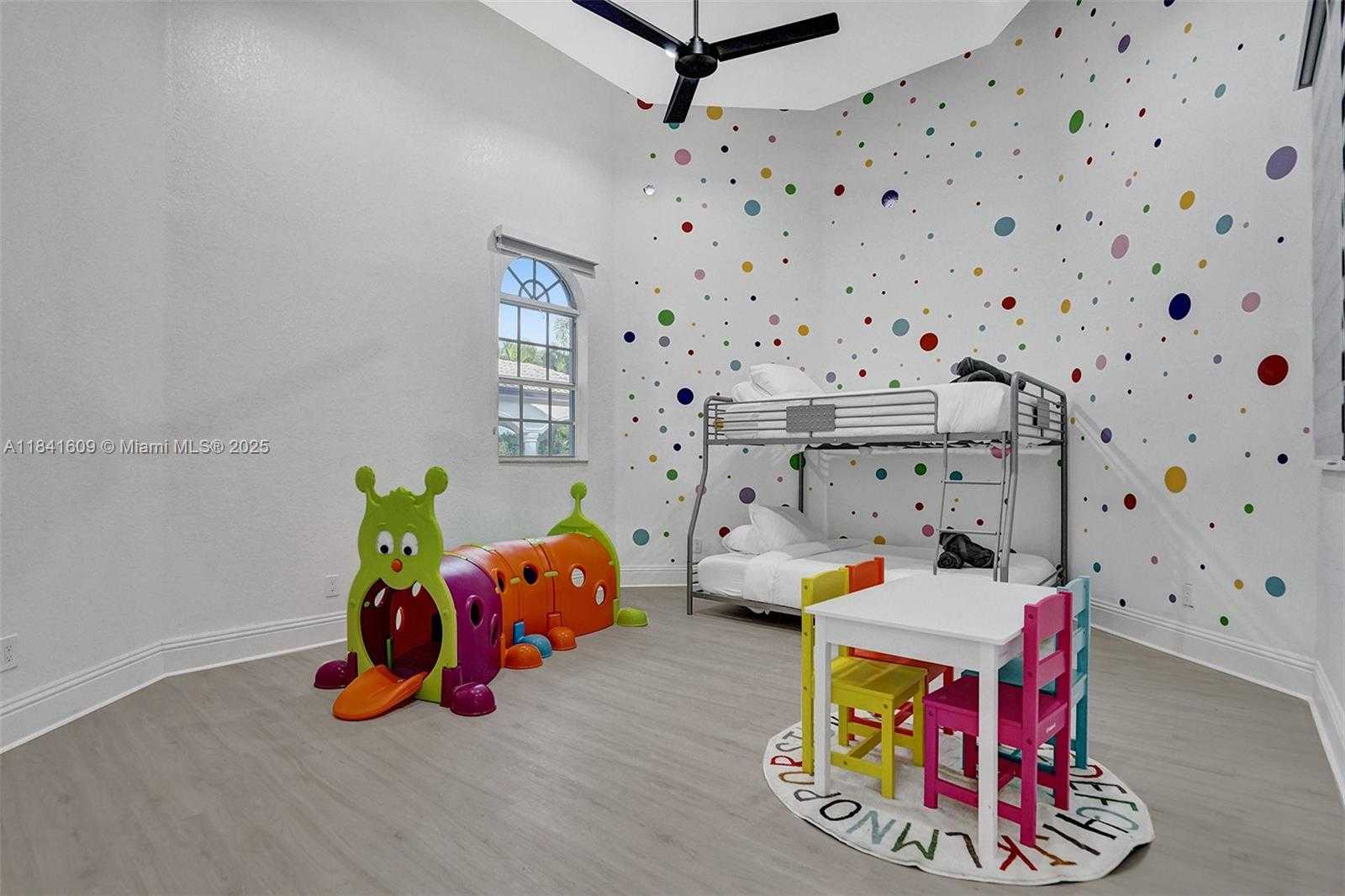 Imagen de Pequeño Objeto